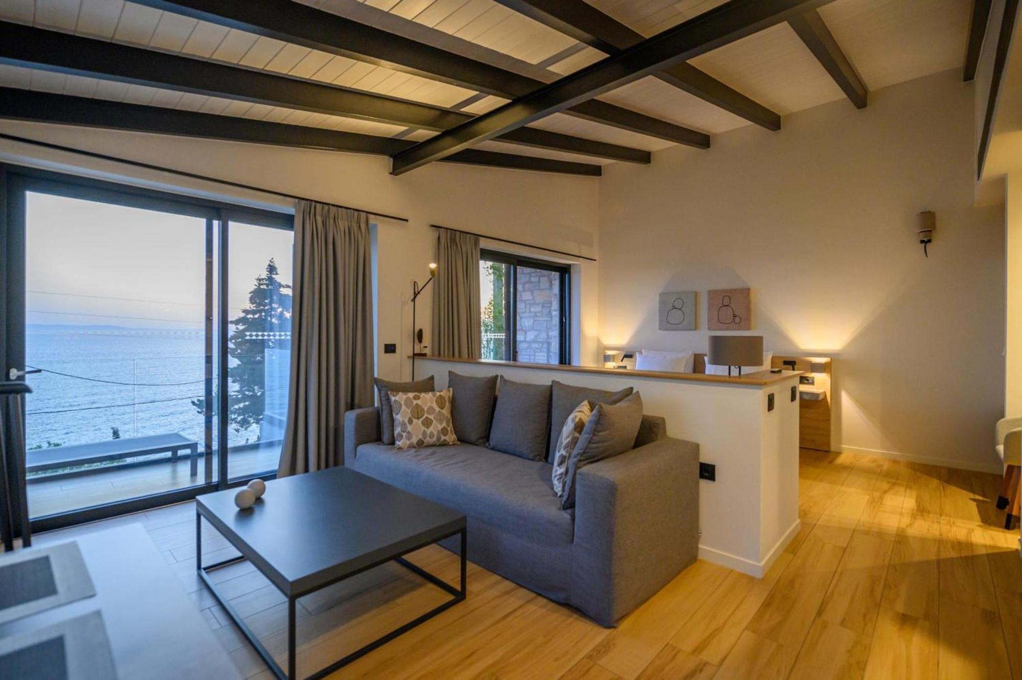 Mani Suites 아요스니콜라오스 외부 사진